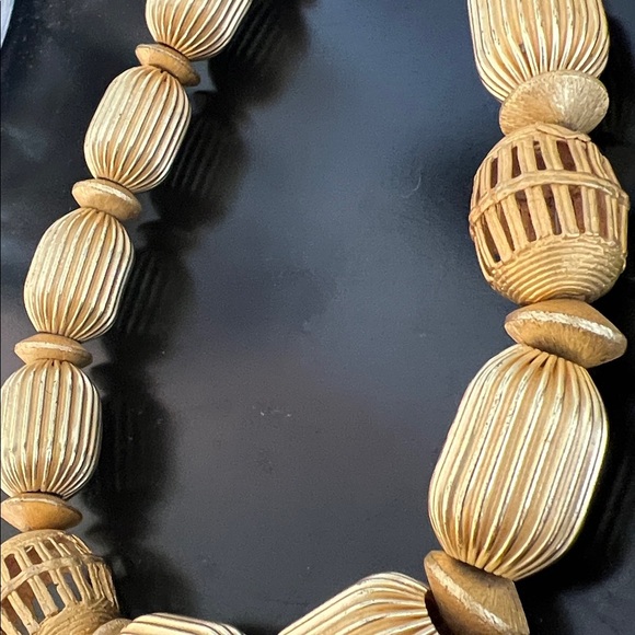 Gorgeous Chunky Gold Necklace NWOT - Picture 4 of 8